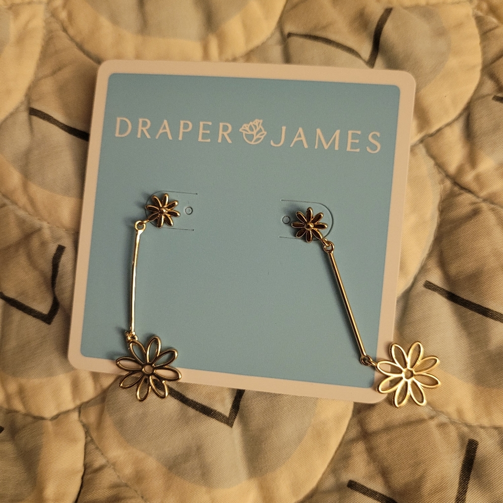 Draper James Daisy earrings NEVER WORN